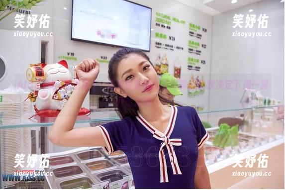 AISS爱丝(钻石版) - 这组萱萱的健身写真，让我决定下周一再开始运动……