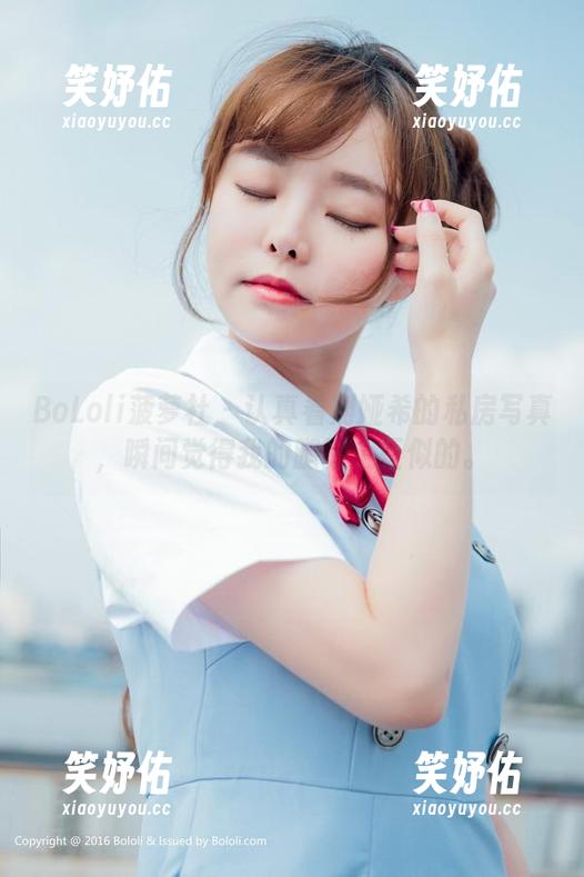 BoLoli菠萝社-刘娅希 BoLoli菠萝社 - 认真看刘娅希的私房写真,瞬间觉得我的腿跟土豆似的。