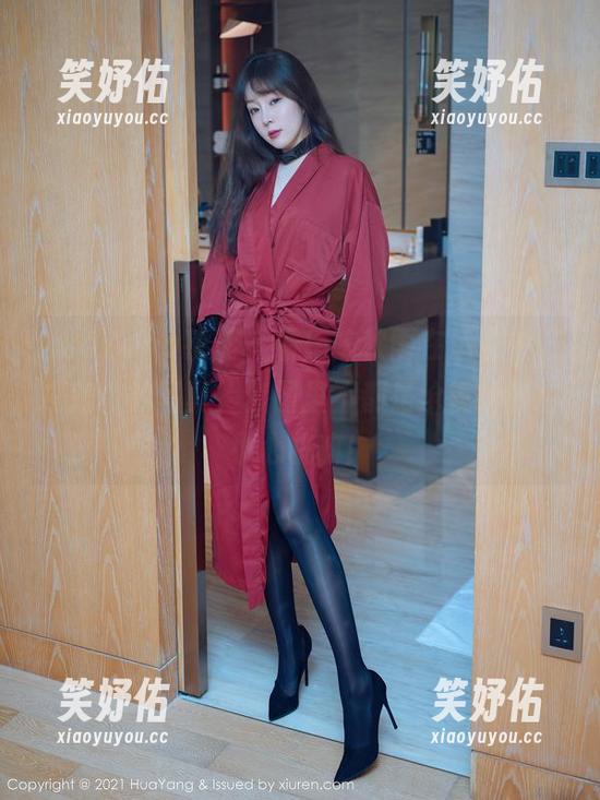 HuaYang花漾-陈秋雨 HuaYang花漾 - 看!陈秋雨在运动中“摇摆”的写真,套图里不都是抢镜的秒拍小心机嘛!