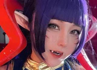 一张KANEKO_咔喵的姐姐写真，感觉这不仅是cos，还是种绝妙的引导。