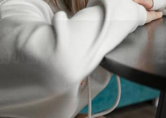MSLASS梦丝女神 – 诗琪的免费图集:这懂事的小甜心,快来收藏吧,不然会后悔哦!