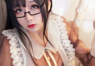 她和JK制服的点点滴滴:喵糖映画带你看图片中的些许暧昧