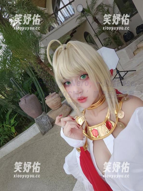PuyPuyChan PuyPuyChan穿着Nero,一边摆Pose一边说‘我这算COS吗?’嘴里还挂着薯片屑!