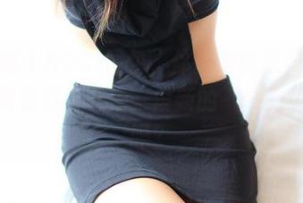 拿起这个ROSI图包，体操服的造型让我想：难道我要开始一段新的‘高空飞翔’吗？