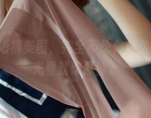 ROSI短裤美图，完全不想做什么壁纸，光看就想停留。