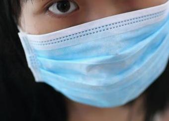 谁说黑边蕾丝只是点缀，ROSI图片合集里让我发现其实它是全副武装的气场。