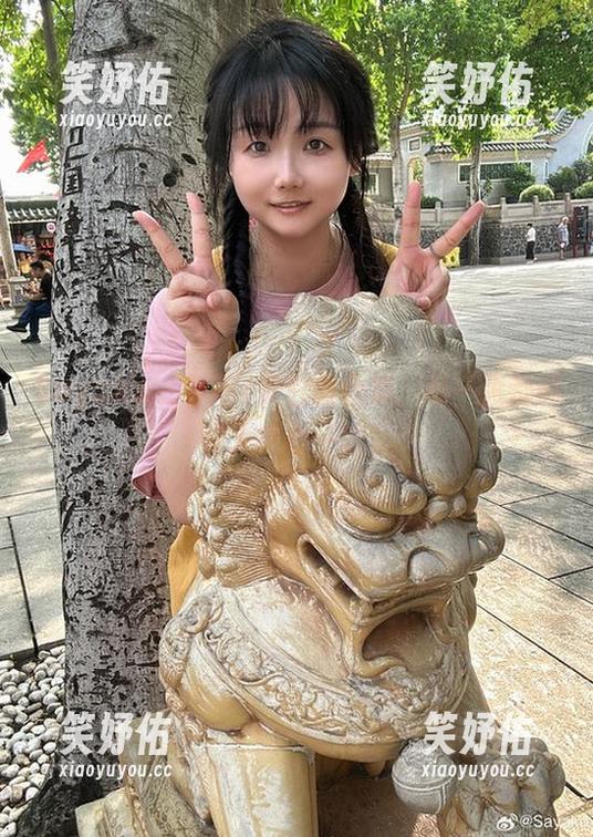 Sayako＿今年4岁白丝合集，每一张都能让人多看一眼。