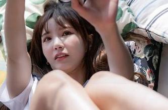 Seoyool(서율)的高清写真：白色一波，准备好白眼翻到天上去了吗？