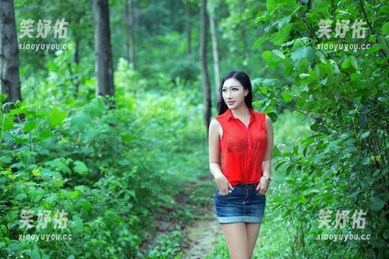 TuiGirl推女郎-娜露 TuiGirl推女郎 - 娜露的体操服:跳跃之间的写真大作战,图集里有没穿的后果!