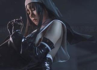 等不及翻阅Uki雨季的全套美脚图包，心想她下次能不能再来点创意？
