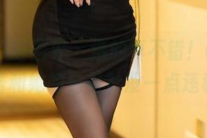 XIAOYU语画界 – 选的真不错！Cherry樱桃酱和她的白衬衫没一点违和感。