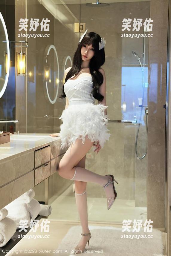 Xiuren秀人网-Lavinia肉肉 Xiuren秀人网 - 精选图集,Lavinia肉肉的清纯只让人想问:这是什么魔法?