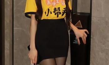 Xiuren秀人网 – Lovely璐璐的网袜图集：这种搭配，万万没想到也能火！