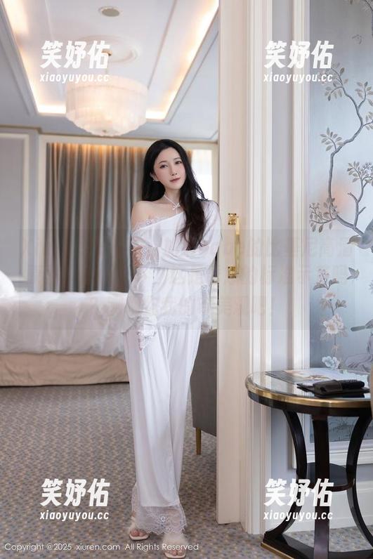 Xiuren秀人网-加朵babe Xiuren秀人网 - 加朵babe的比基尼高清原图,想问一下,这是诱惑的标准示范吗?聊聊你我的审美观吧!