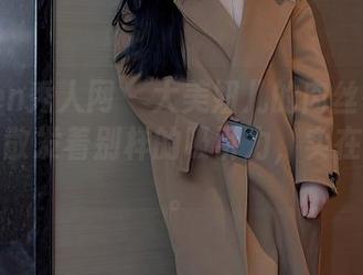 Xiuren秀人网 – 大美妞儿的肉丝在这张原图里散发着别样的吸引力，实在是烦人。