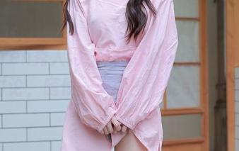 Xiuren秀人网 – 娜娜baby双人间的在线讨论，随便一张原图都能引发猜想哦