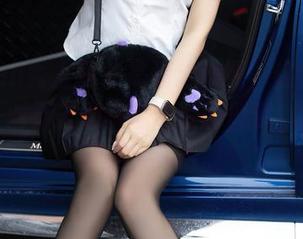 Xiuren秀人网 – 高清泳池照，这大约是林乐一对夏天最具煽动性的展示，我说的可是大实话。