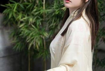 Xiuren秀人网 – 林文文的免费裸足合集：无鞋更自由，双脚任性大解放！
