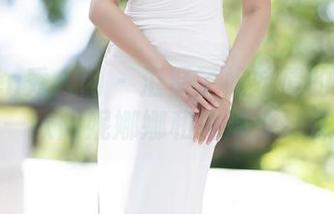 Xiuren秀人网 – 汇聚了姐妹情的写真集——欧阳妮娜娜和她那个妹妹！
