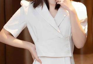 Xiuren秀人网 – 我只想说，蕊蕊ruirui的黑色，搭上无圣光，图片里似乎藏着更多…想象？