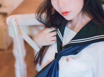 一言不合就全套，usejan蓝蓝的美足图集评论区炸了。