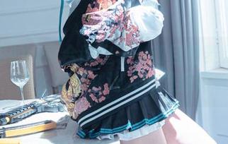 图册里的w百合欧皇子w和目白麦昆决胜服，怎么就这么让人心里痒痒呢？