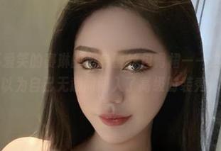 微密圈 – 不爱笑的赛琳的蓝色蕾丝包臀裙——这组美图让人以为自己无意间闯入了高级时装秀!