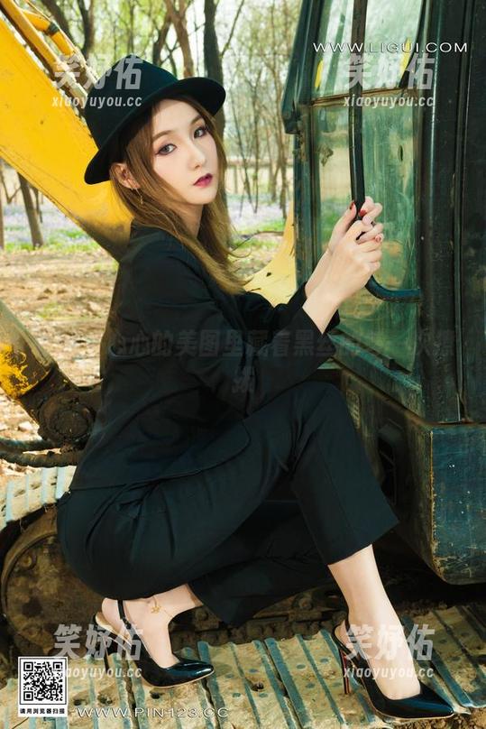 丽柜 - 心心的美图里藏着黑丝的每一次撩拨
