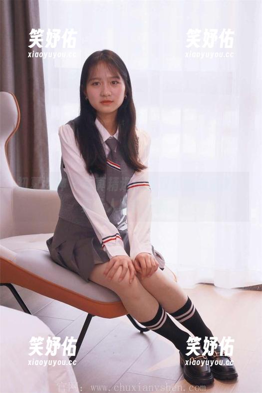 初夏女神-双双 初夏女神 - 写真精选:双双和她的油亮,真让人眼前一亮。