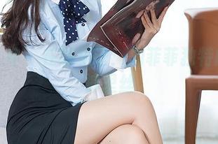 头条女神 – 在线见证：刘菲菲独特的高清裤里丝