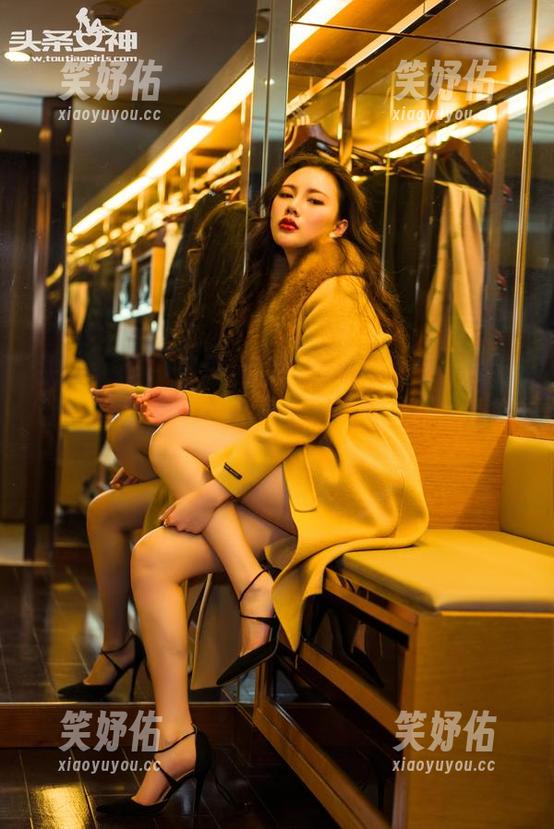 头条女神-周思超 头条女神 - 周思超的白衬衫原图像是一道谜:照片最终给出了令人忍俊不禁的答案!