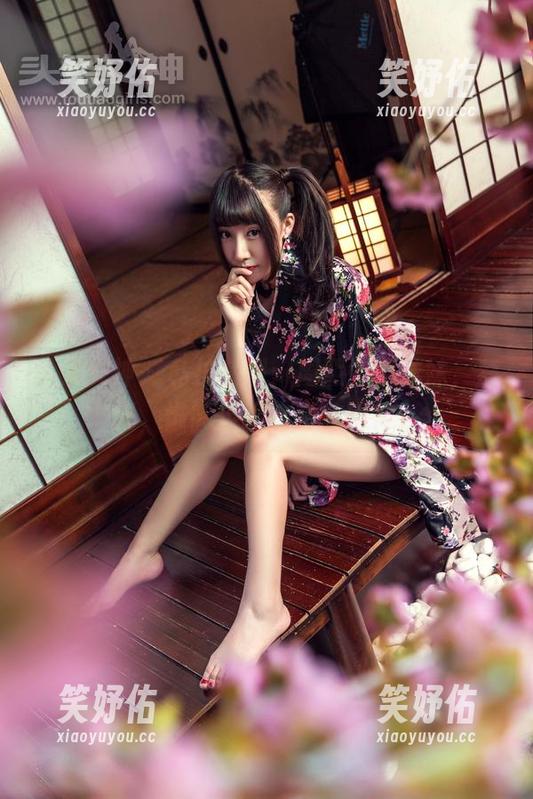 头条女神-周熙妍 头条女神 - 私拍套图:周熙妍的妹妹,拜托,谁能拒绝这样的眼神?