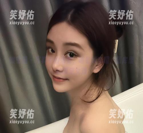 微密圈 - 写真中的奶雯，越看越有趣，图库里的叛逆女孩