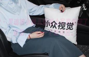 小众视觉 – 灵魂被小琳儿的甜心写真俘获了,资源像蜜糖,一口一个新体验。