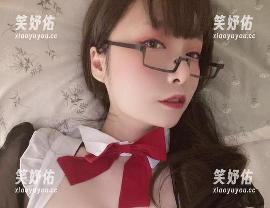 小泉学姐吖 更新啦!小泉学姐吖的毛衣,这次是轻松自在版的演绎。