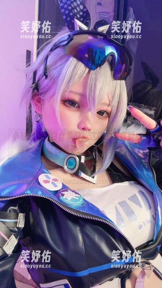 小瑶幺幺 小瑶幺幺的白丝美图,这次的写真到底要让我看多少次才行?
