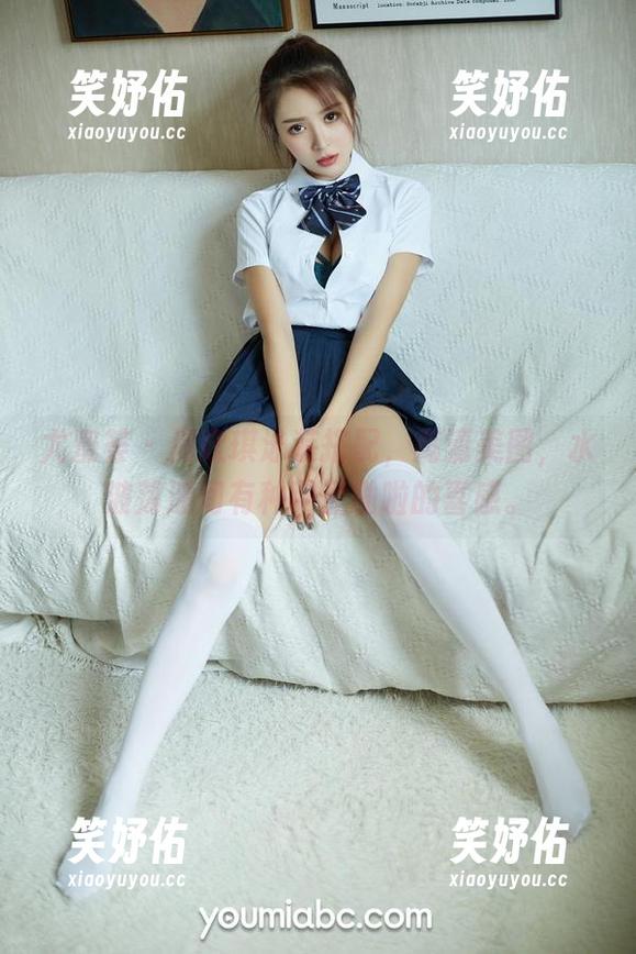 尤蜜荟-周欣琪 尤蜜荟 - 周欣琪泳装搭配,高清美图,水波荡漾间有种噼里啪啦的喜感。