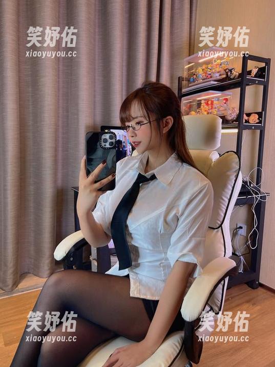 张思允nice 微密圈 - 张思允nice的黑丝和制服,实现了我的小心愿,赶紧把全集下载回家。