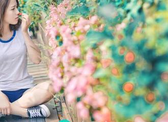 推女神 – 红裙，她在原图中舞动：可乐Vicky的写真事迹