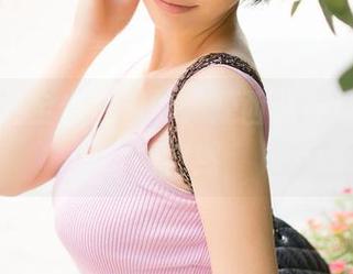 推女神 – 全套白衬衫，婕西儿在这里洒脱而自然