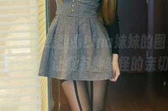 推女郎 – 我在线翻看Lina妹妹的图集，情绪一度浮动，让我有种奇怪的亲切感。