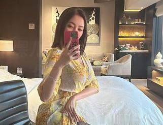 微密圈 – 果儿Victoria的写真,总有个你懂的旗袍秘密