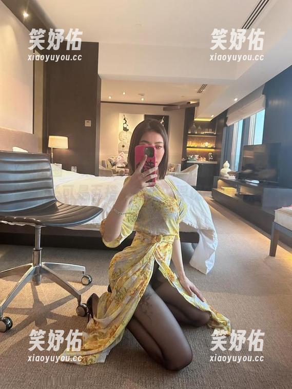 果儿Victoria 微密圈 - 果儿Victoria的礼服合集,这些裙子可是百搭,脑海中浮现的搭配太多了!