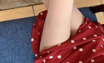 微密圈 – 看着桃脱了的作品，学妹在我眼里忽然成了清新又撩人的存在。