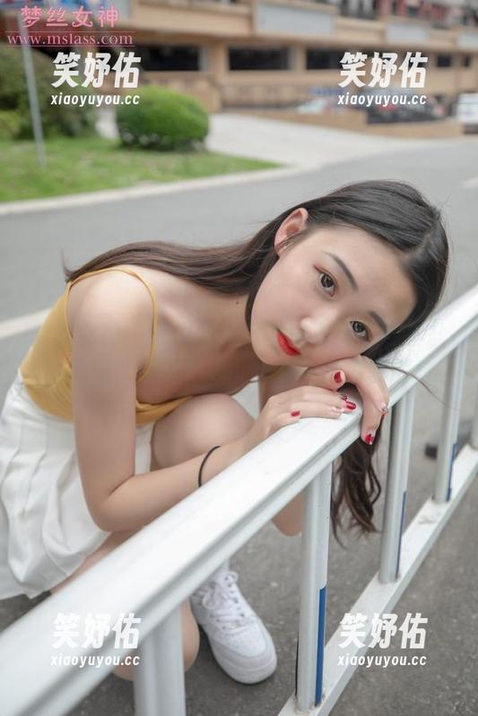 梦丝女神-小盐 梦丝女神 - 谁说风衣下不能有风情?小盐的美腿,无处不在,快来拿免费套图!