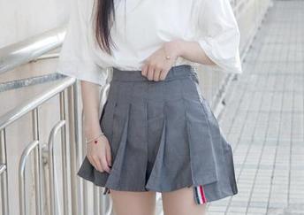 梦丝女神 – 花月舞的最新写真,灰丝宛如“看似简单却耐人琢磨”的味道。