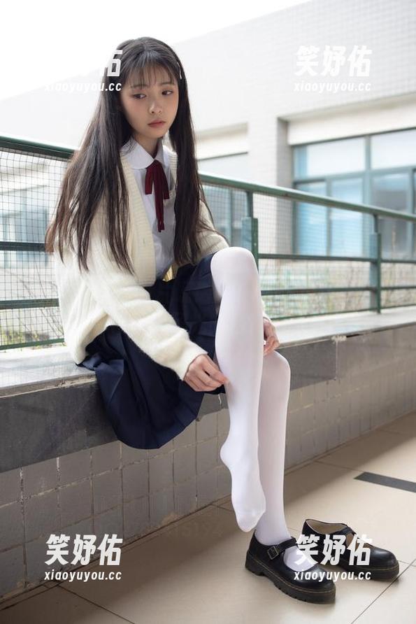 森萝财团-Aika 森萝财团 - 图片说话:Aika的白丝与酱肉包,无圣光的日常趣事。