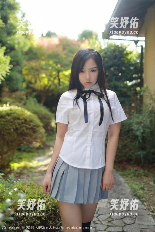 模范学院-李颖煊baby 模范学院 - 游泳季节到了,李颖煊baby的图包里泳装福利满满!觉得这自信就像一股清泉...
