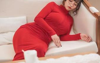 洛璃LoLiSAMA的艳后写真，怎么能不下载？一不小心就真变艳后了！