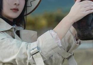 浅安安带来了成都漫展兔女郎系列，免费照片等你来“挑逗”！